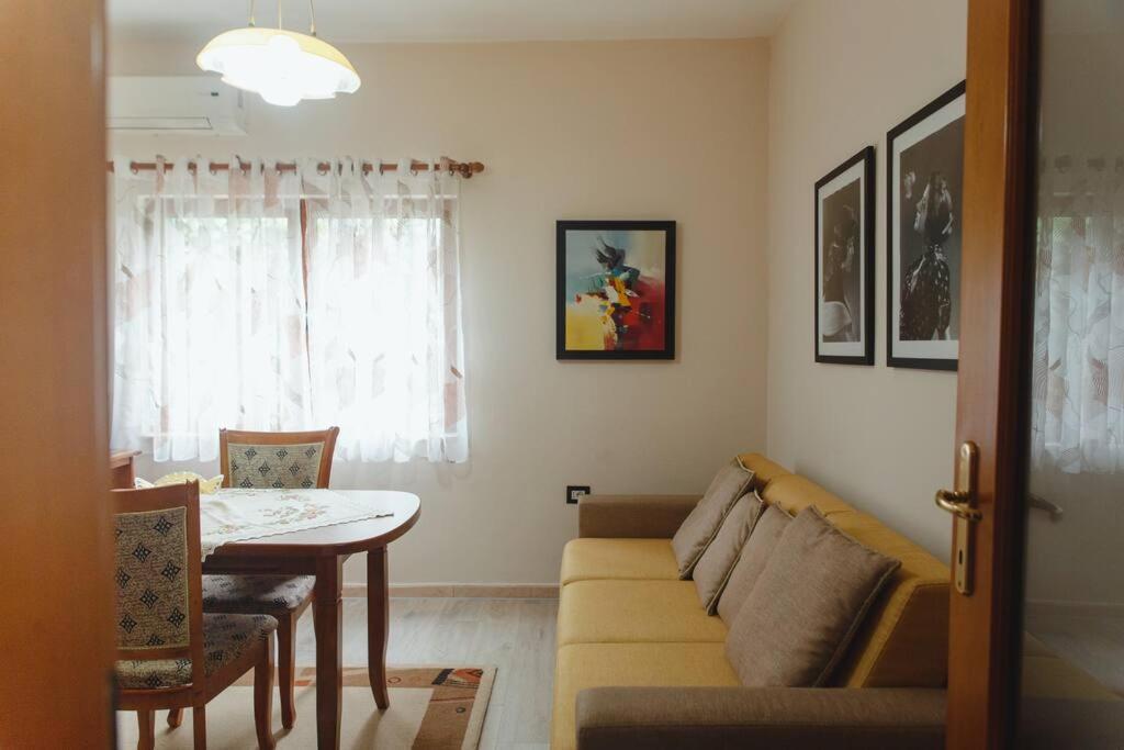 Rare Durres Apartment With Private Parking & Garden Dış mekan fotoğraf
