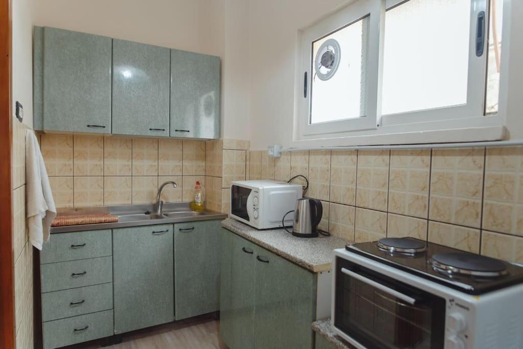 Rare Durres Apartment With Private Parking & Garden Dış mekan fotoğraf