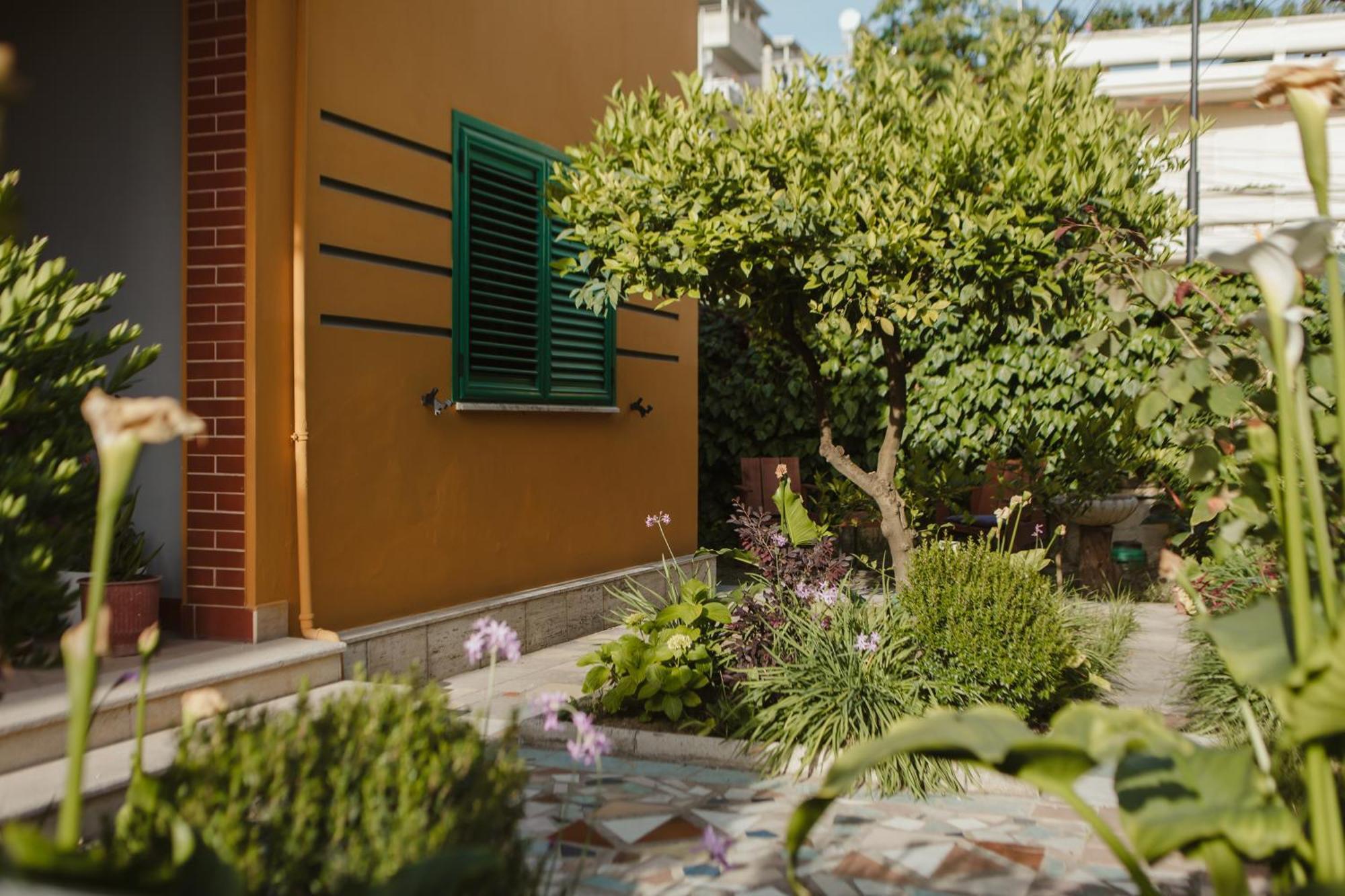 Rare Durres Apartment With Private Parking & Garden Dış mekan fotoğraf